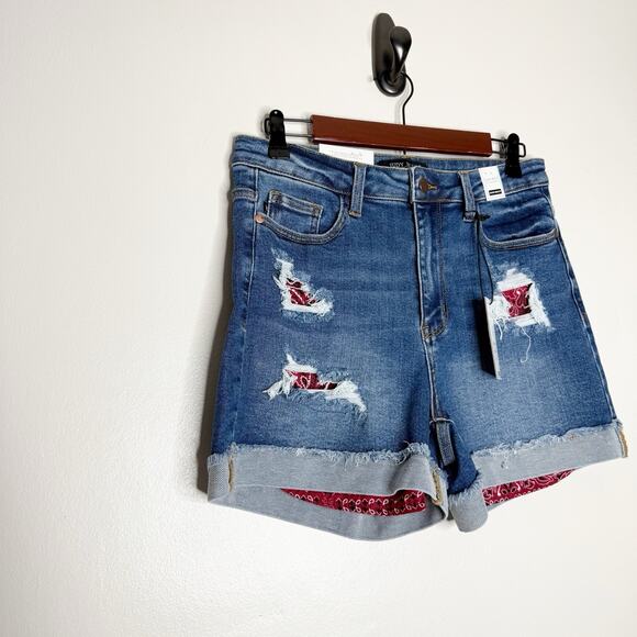 Judy Blue High Waist Distressed Red Bandana Denim Jean Shorts Women’s Large NWT - Picture 2 of 8